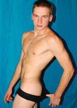 Gorgeous twink jerks off his ass ripper for the cam