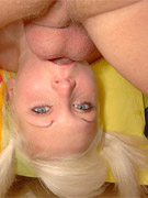 Deephthroat queen mckenzie has no gag reflex
