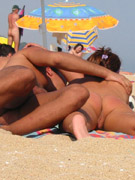 2 ladies eating pussy and fucking dildos