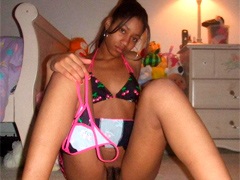 Dark skinned chocolate girl shakes her ass